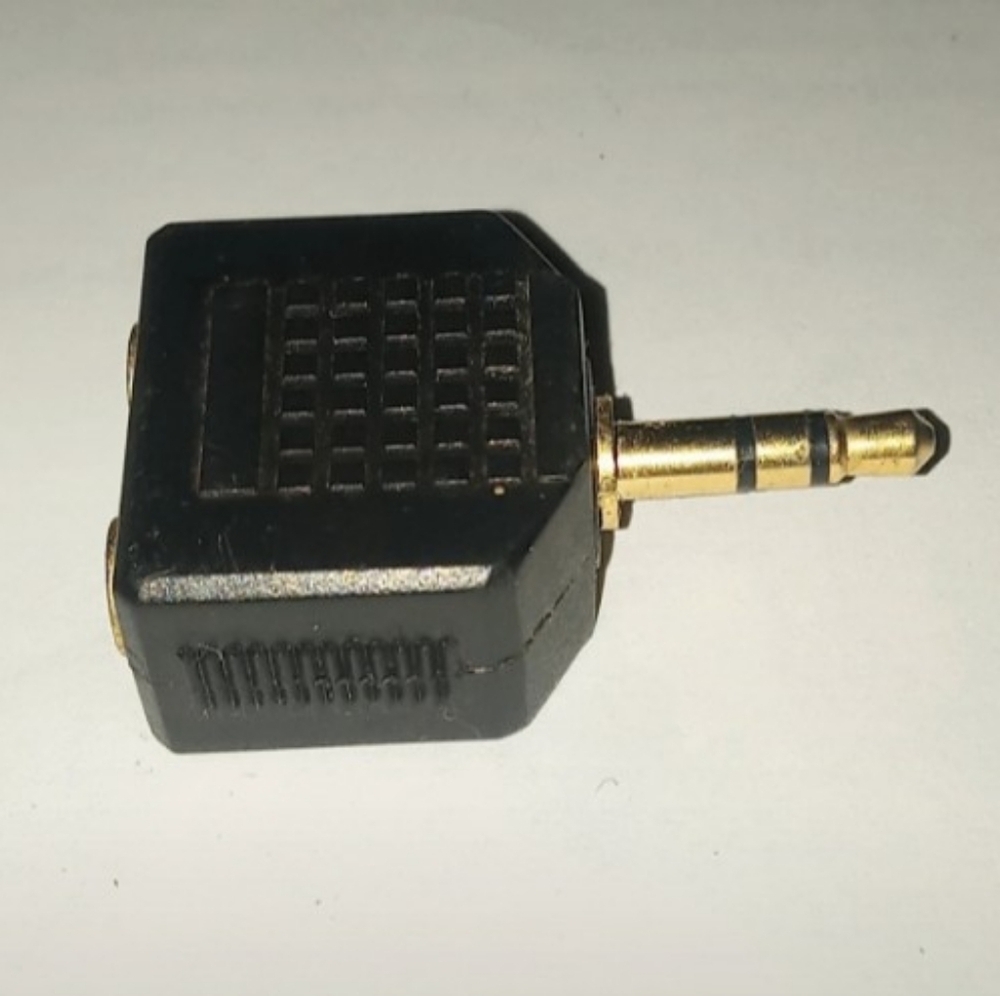 D Double Splitter Adapter - Picture 2 of 3